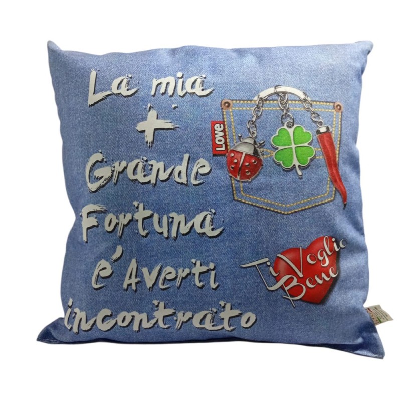 Cuscino Romantico 40x40 cm “La mia più Grande Fortuna è Averti Incontrato” Effetto Jeans con Taschino Portafortuna Idea Regalo