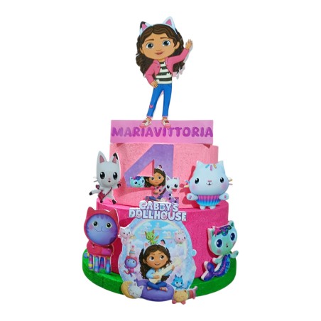 Torta Scenografica in Polistirolo Personalizzata – Tema Gabby’s Dollhouse con Nome e Numero la Casa delle Bambole