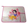 Tovaglietta Impermeabile Principesse Disney Biancaneve – Plastificata con Tasca, Lavabile, 42x32 cm, per Scuola e Tempo Libero