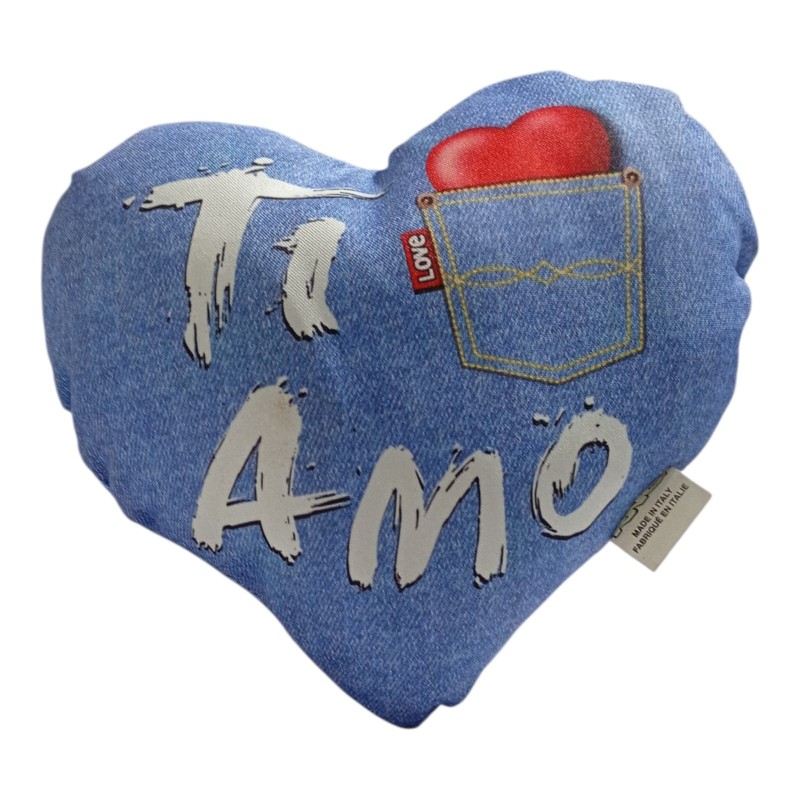 Cuscino Cuore “Ti Amo” Effetto Jeans – 20 cm | Idea Regalo Romantica Originale con Cuore nel Taschino