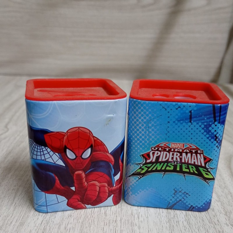 Temperamatite Spiderman Marvel con Serbatoio in Latta – Doppio Foro in Plastica 7 cm – Accessori Scuola Bambino Uomo Ragno